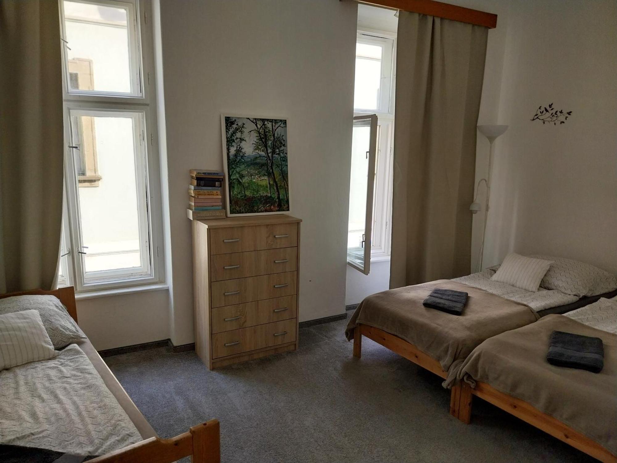 Anna Apartman Eger Buitenkant foto